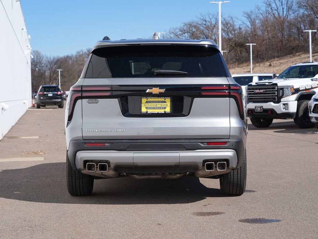 2025 Chevrolet Traverse LT