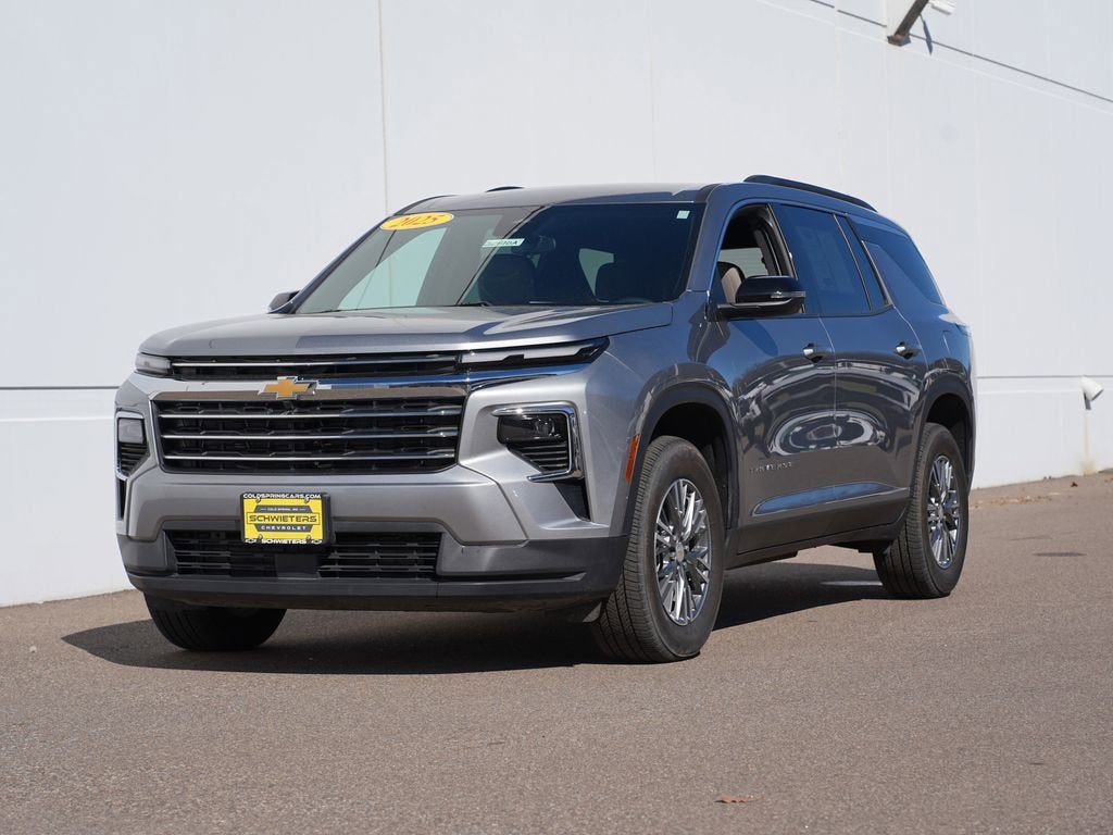 2025 Chevrolet Traverse LT