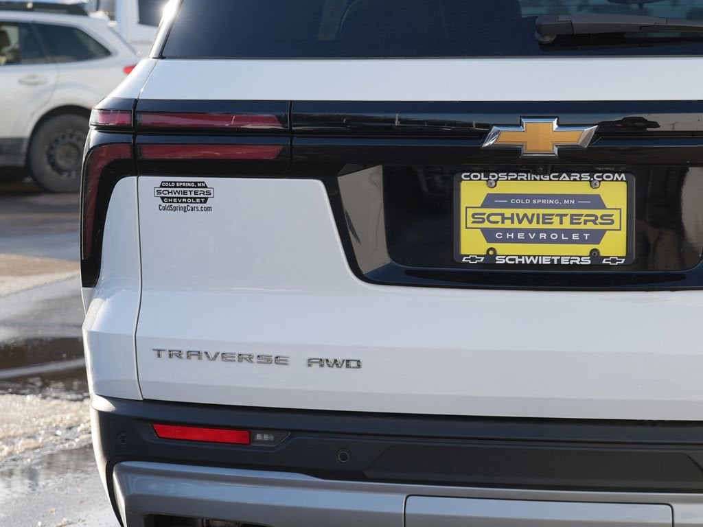 2025 Chevrolet Traverse LT