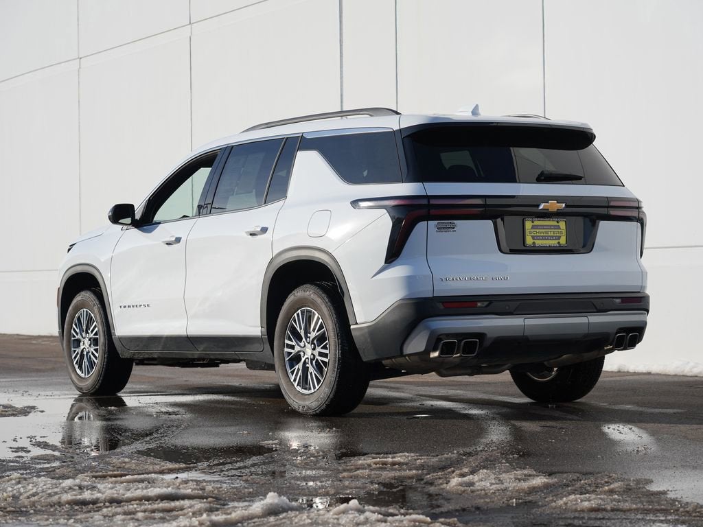 2025 Chevrolet Traverse LT