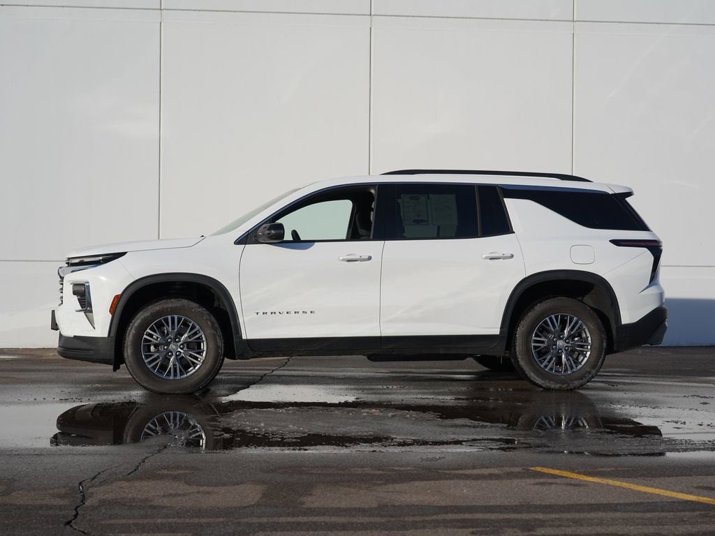 2025 Chevrolet Traverse LT