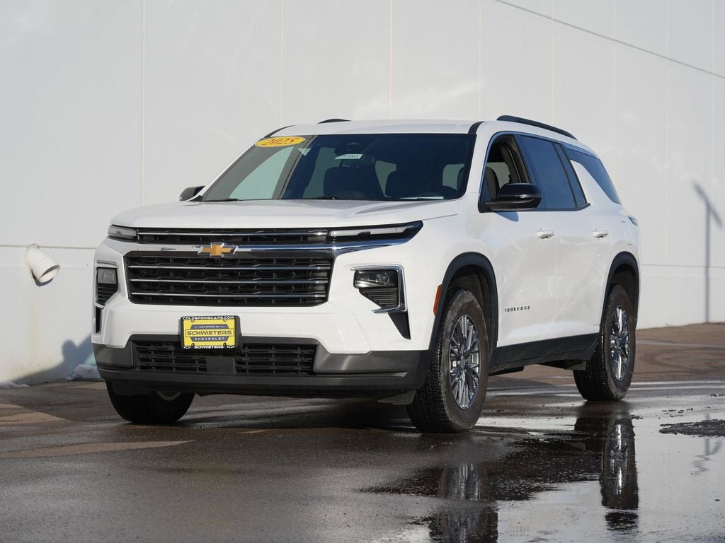 2025 Chevrolet Traverse LT