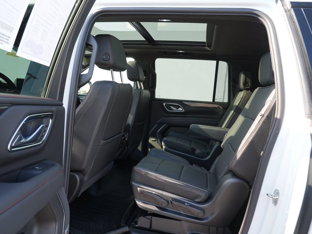 2023 Chevrolet Suburban RST