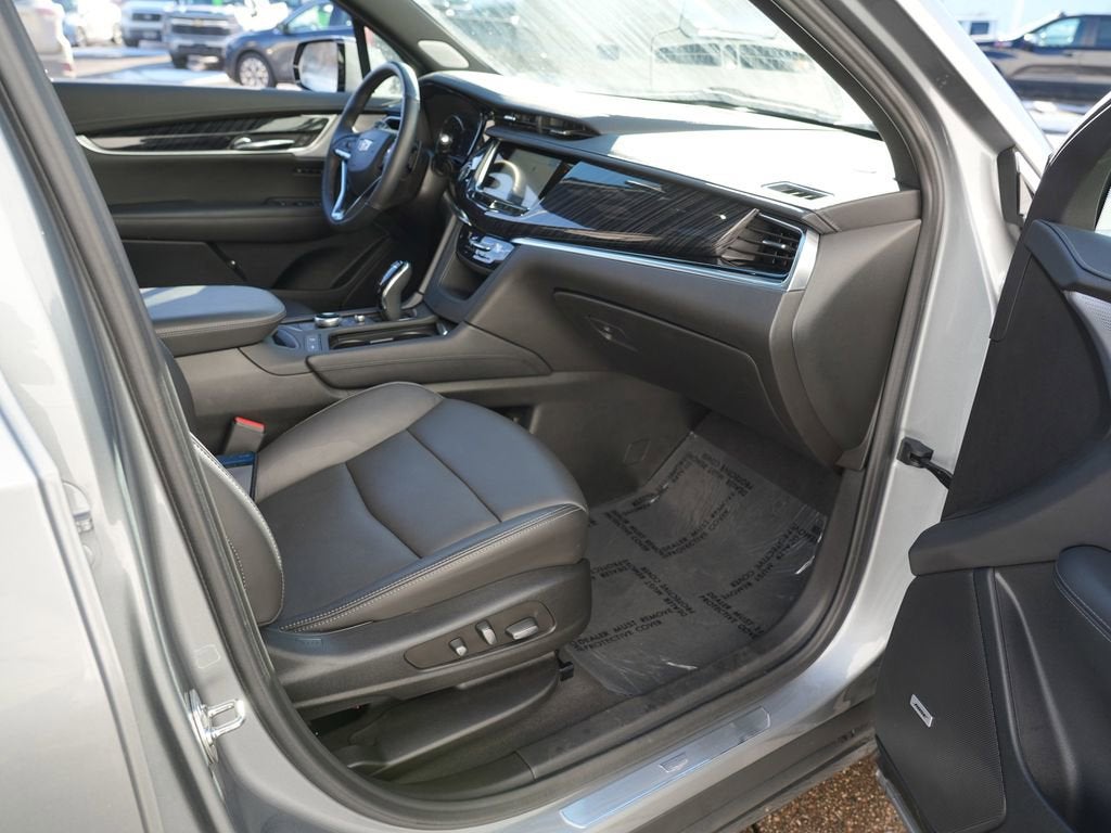 2025 Cadillac XT6 Premium Luxury