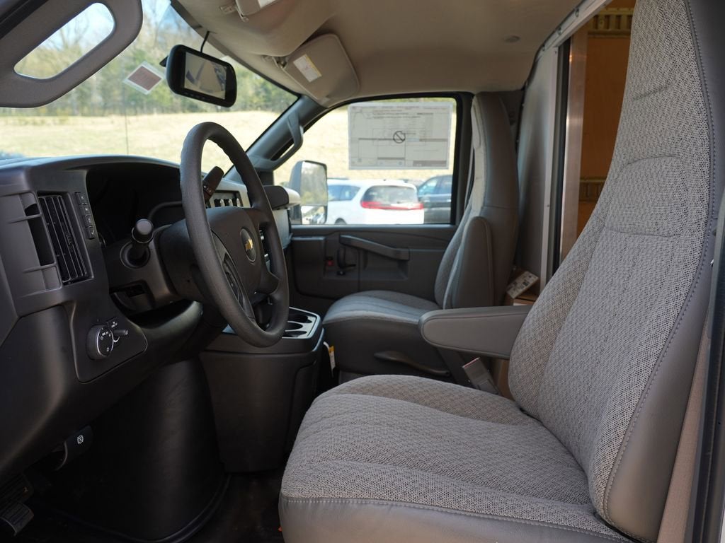 2026 Chevrolet Express Cutaway 3500 1WT