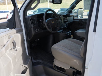 2026 Chevrolet Express Cutaway 3500 1WT