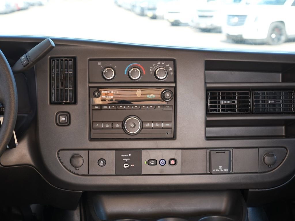 2026 Chevrolet Express Cutaway 3500 1WT