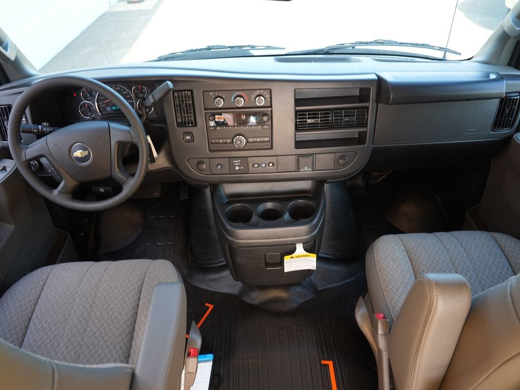 2026 Chevrolet Express Cutaway 3500 1WT