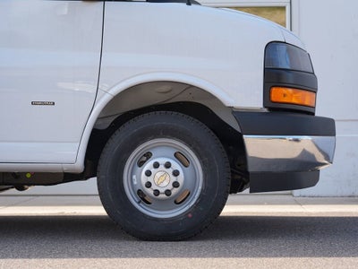 2026 Chevrolet Express Cutaway 3500 1WT