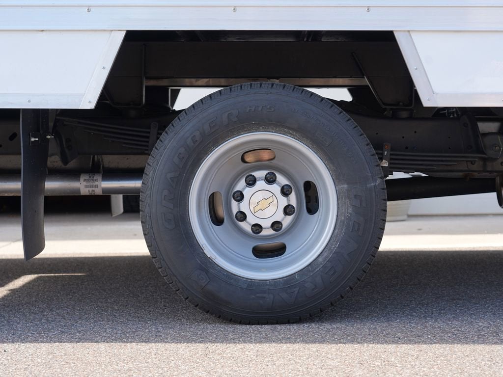 2026 Chevrolet Express Cutaway 3500 1WT