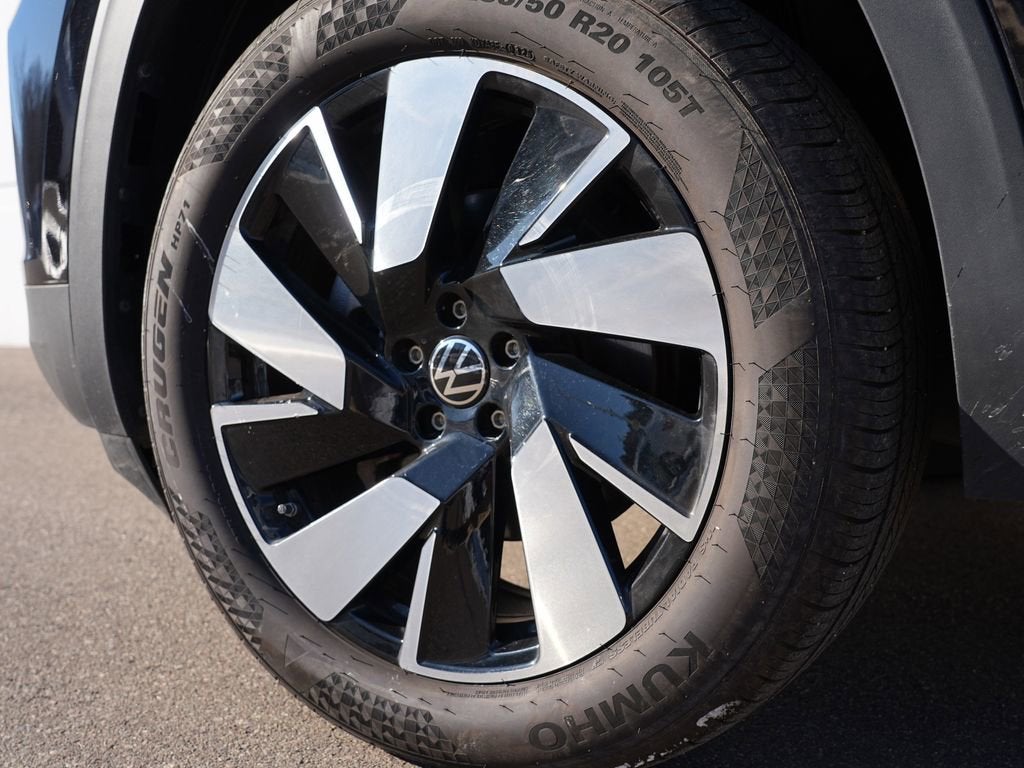 2025 Volkswagen Atlas Cross Sport 2.0T SE w/Technology