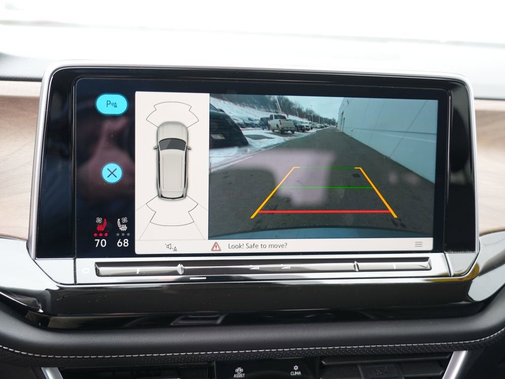 2025 Volkswagen Atlas 2.0T SE w/Technology