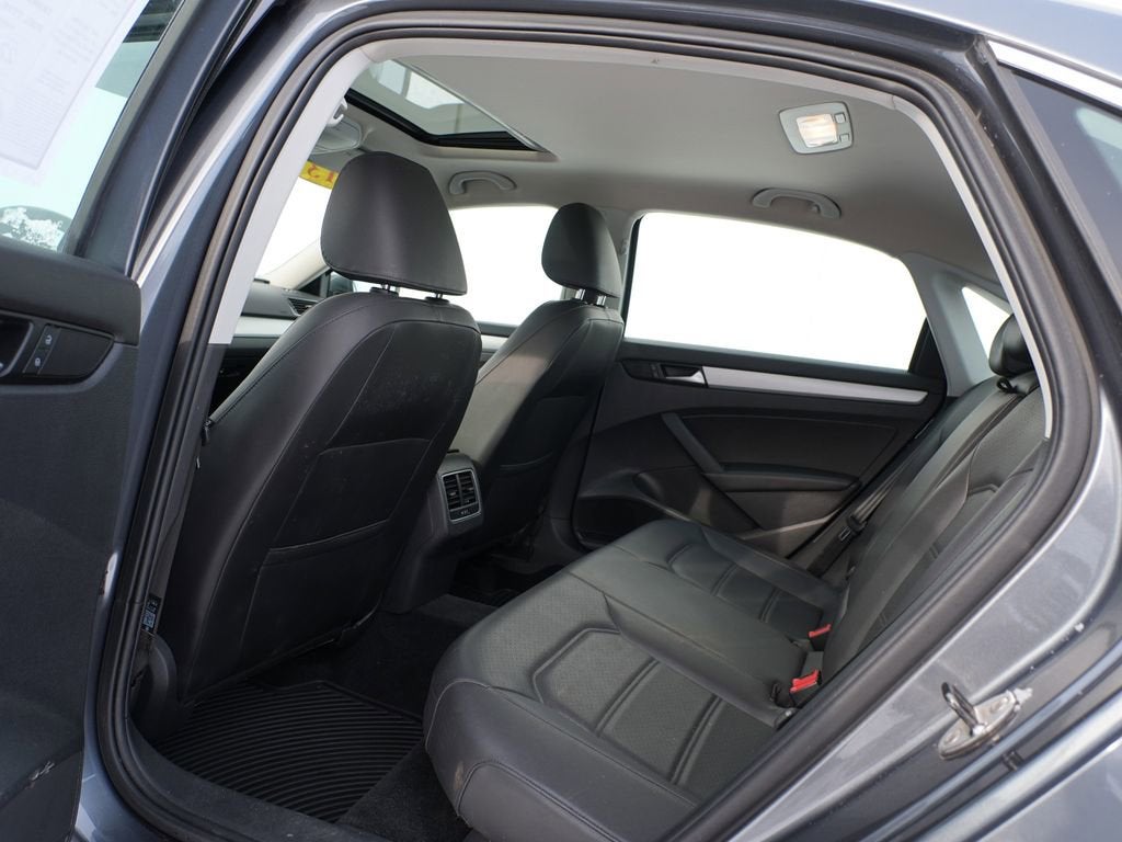 2013 Volkswagen Passat SE