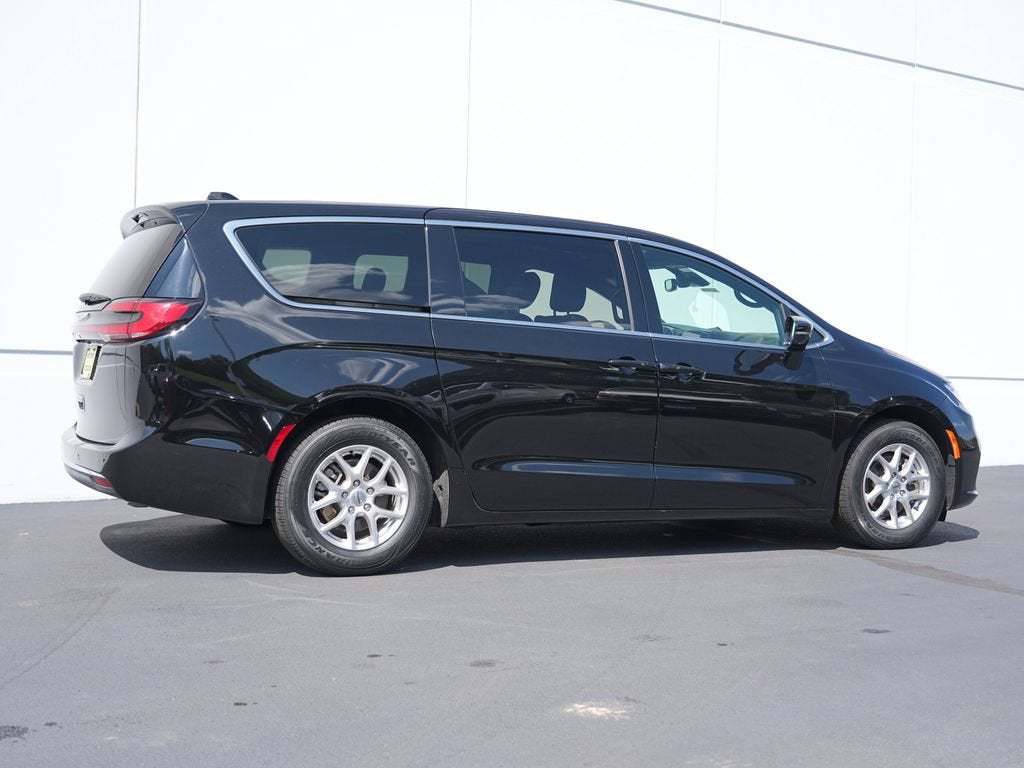 Used 2025 Chrysler Pacifica Select with VIN 2C4RC1BG0SR541315 for sale in Cold Spring, Minnesota