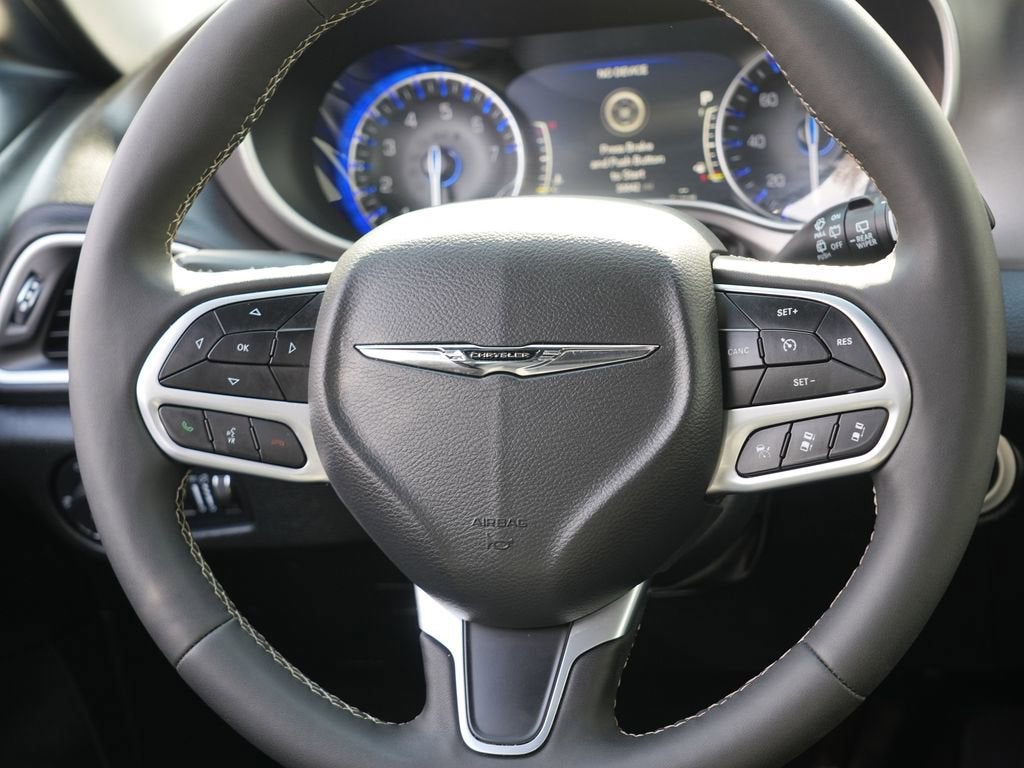 2025 Chrysler Pacifica Select