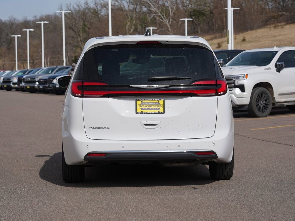 2025 Chrysler Pacifica Select