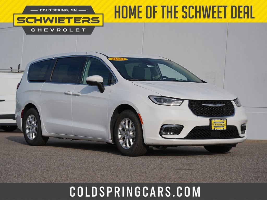 2023 Chrysler Pacifica Touring L
