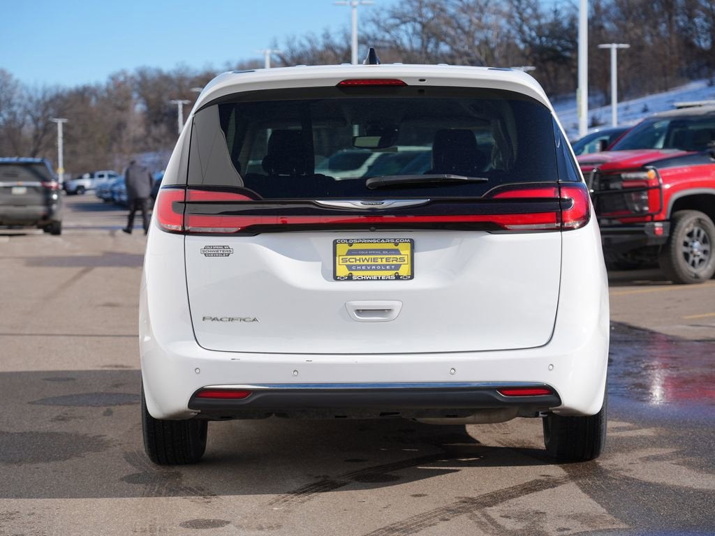 2024 Chrysler Pacifica Touring L