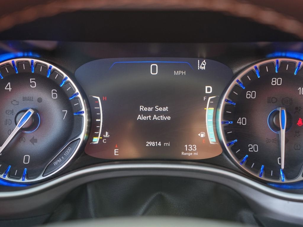 2025 Chrysler Pacifica Select