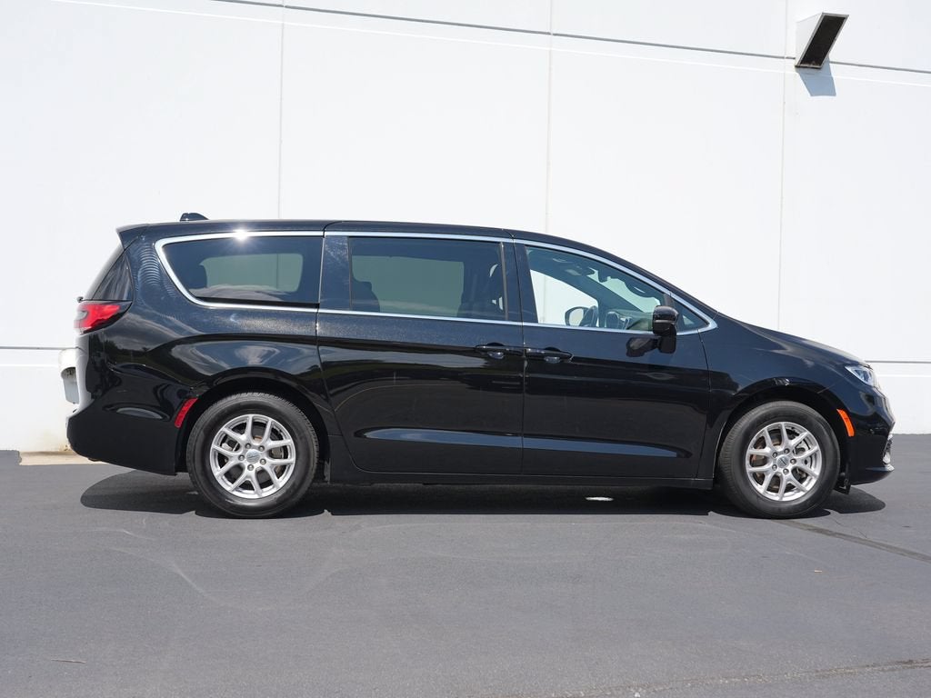 Used 2025 Chrysler Pacifica Select with VIN 2C4RC1BG8SR540445 for sale in Cold Spring, Minnesota