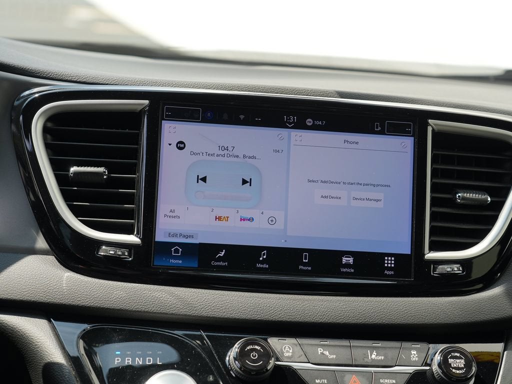 2025 Chrysler Pacifica Select