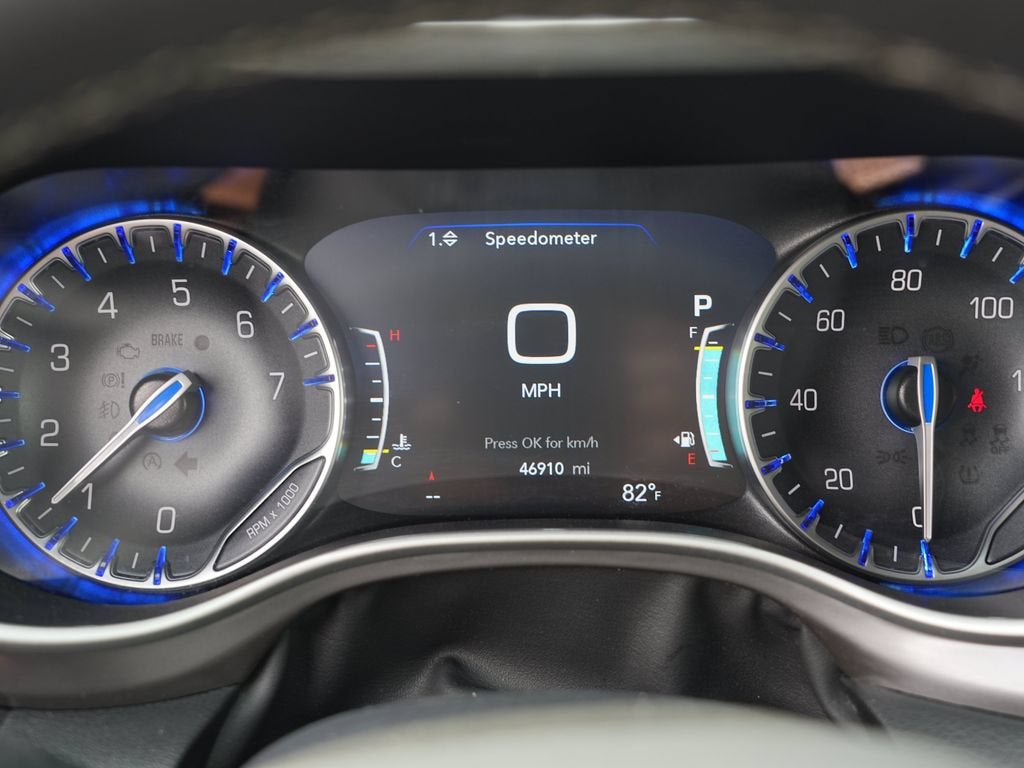 2025 Chrysler Pacifica Select