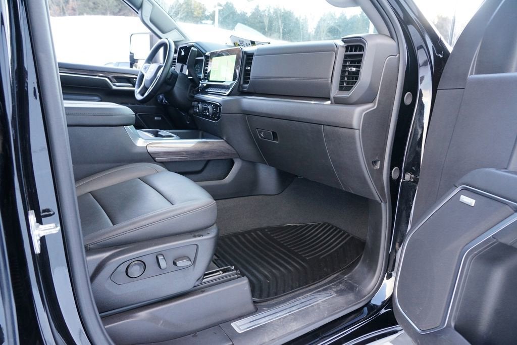 2025 Chevrolet Silverado 3500 HD LTZ