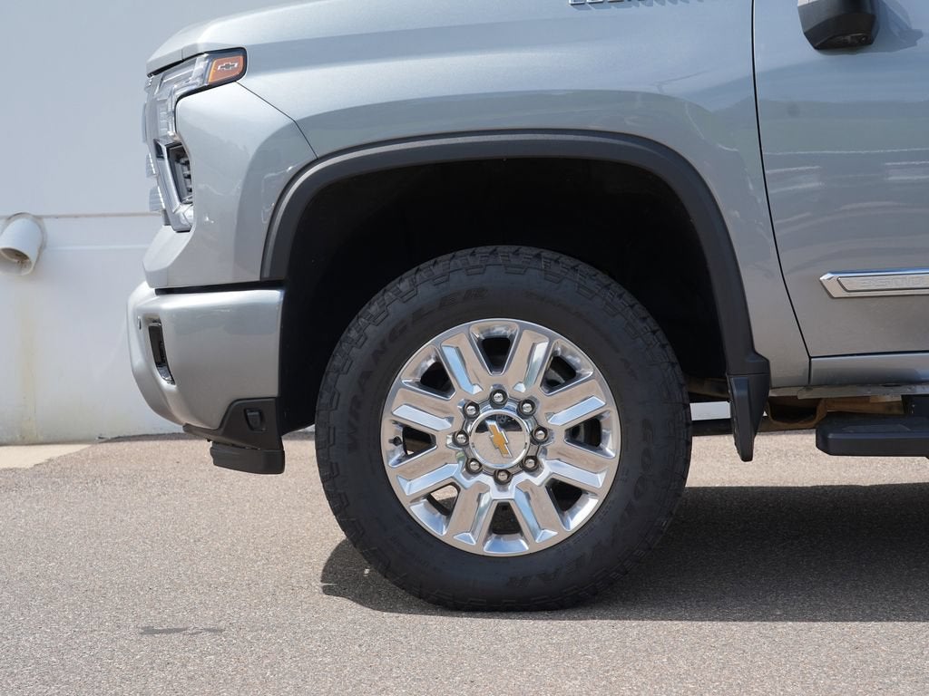 2025 Chevrolet Silverado 3500HD High Country - Photo 11