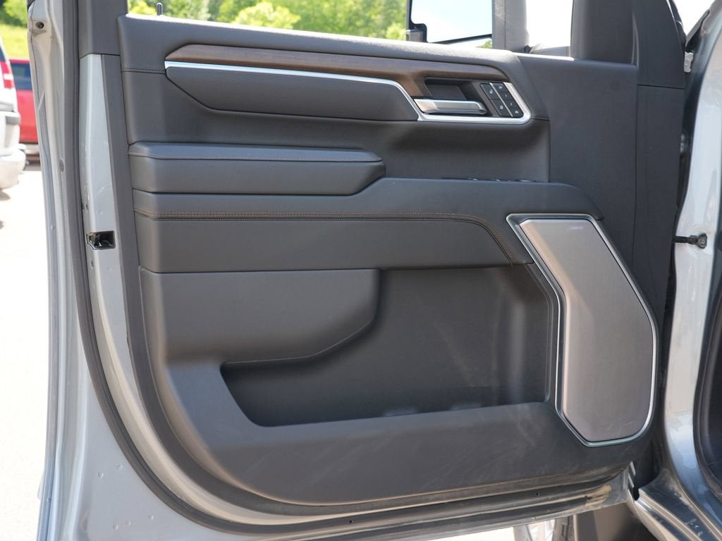 2025 Chevrolet Silverado 3500HD High Country - Photo 14