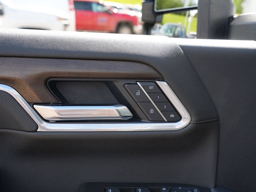2025 Chevrolet Silverado 3500HD High Country - Photo 17