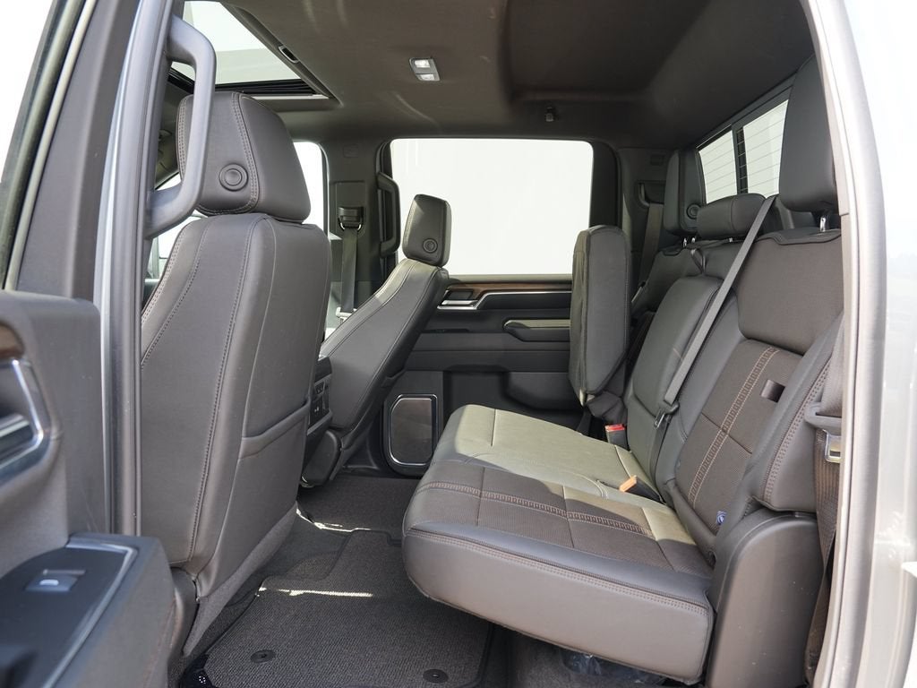 2025 Chevrolet Silverado 3500HD High Country - Photo 19