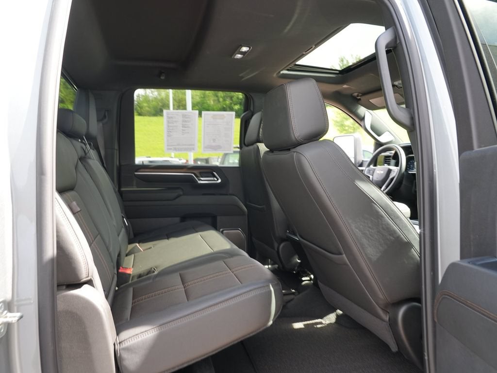 2025 Chevrolet Silverado 3500HD High Country - Photo 28