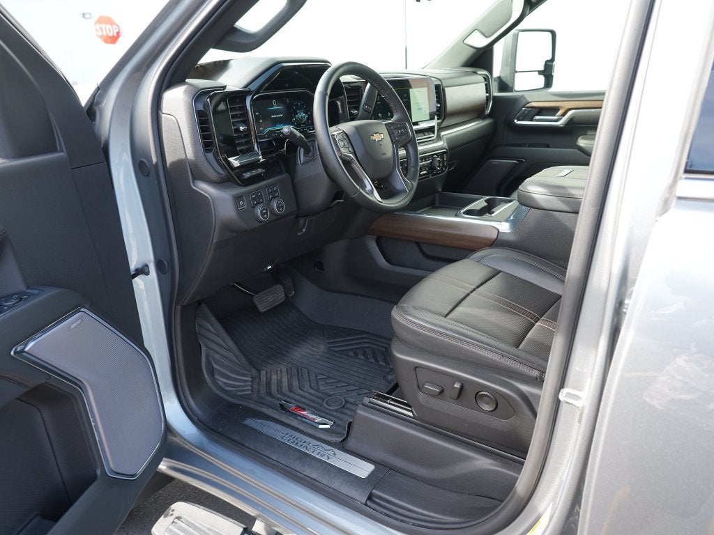 2024 Chevrolet Silverado 3500 HD High Country