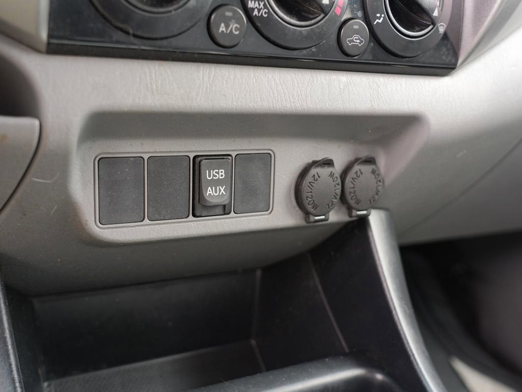 2013 Toyota Tacoma 4WD Double Cab LB V6 AT (Natl)