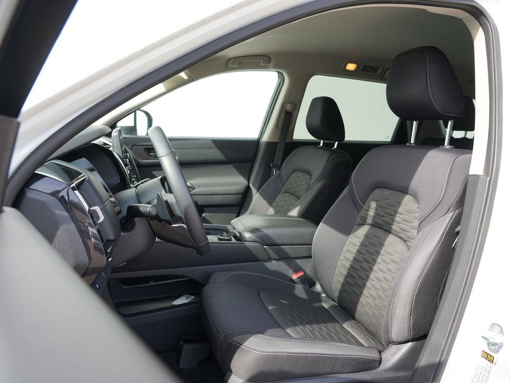 2023 Nissan Pathfinder SV