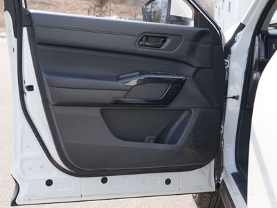 2023 Nissan Pathfinder SV