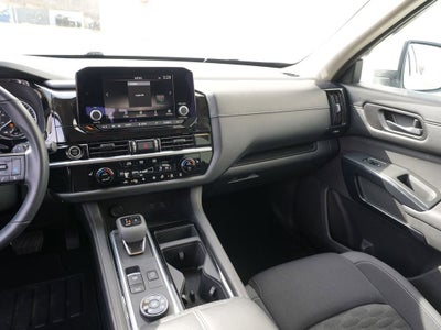 2023 Nissan Pathfinder SV