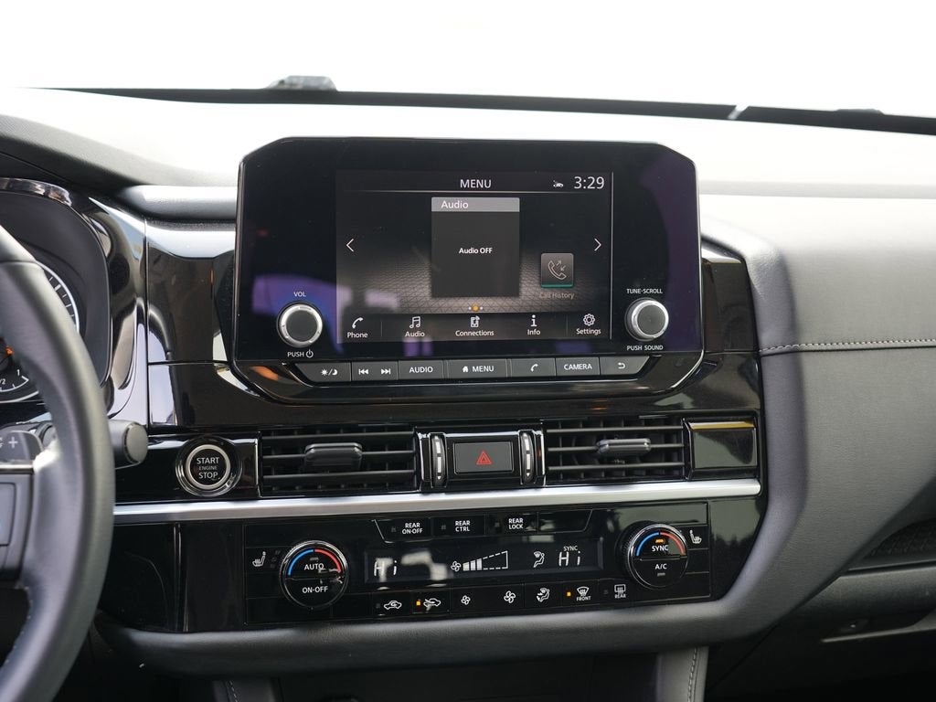 2023 Nissan Pathfinder SV