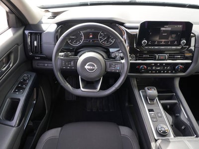 2023 Nissan Pathfinder SV