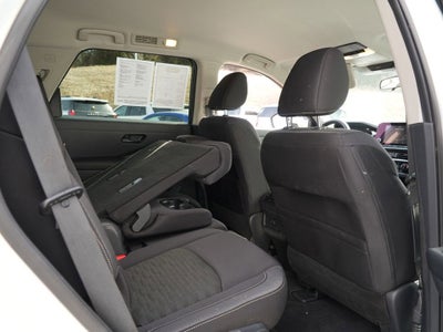 2023 Nissan Pathfinder SV