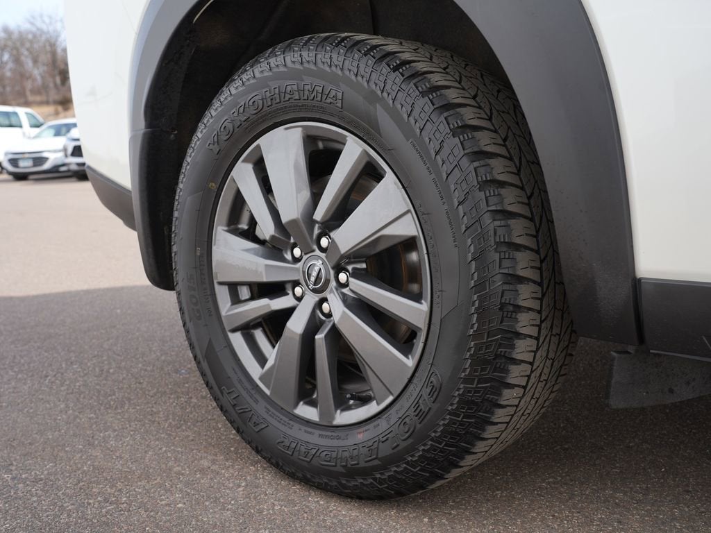 2023 Nissan Pathfinder SV