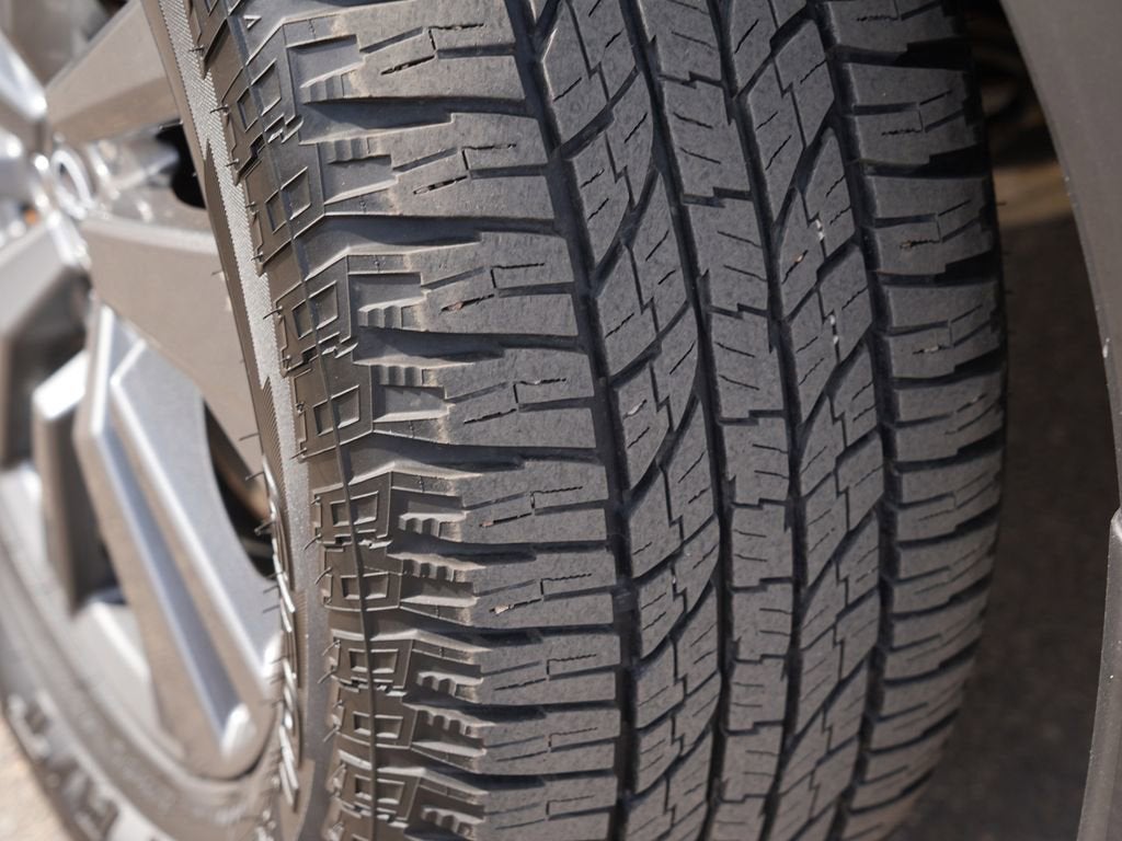 2023 Nissan Pathfinder SV