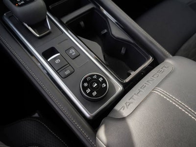 2023 Nissan Pathfinder SV