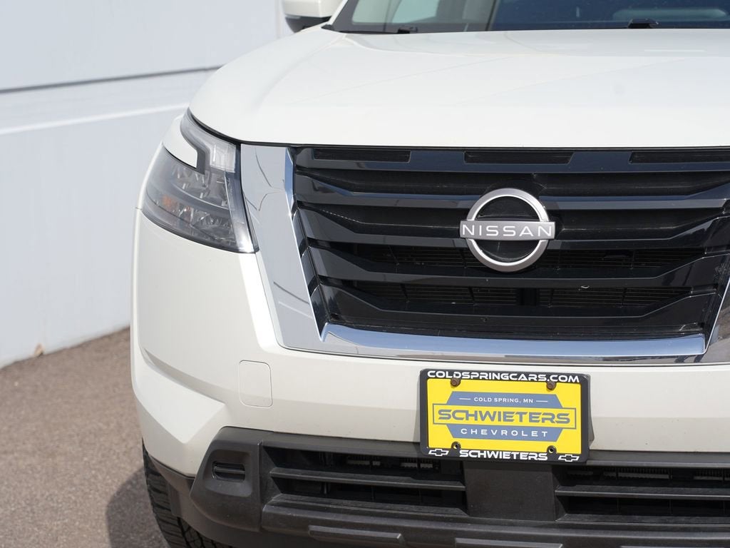 2023 Nissan Pathfinder SV