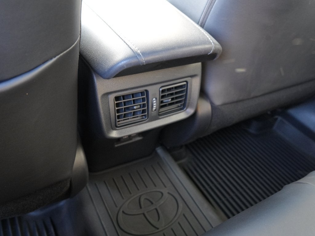 2024 Toyota Venza XLE