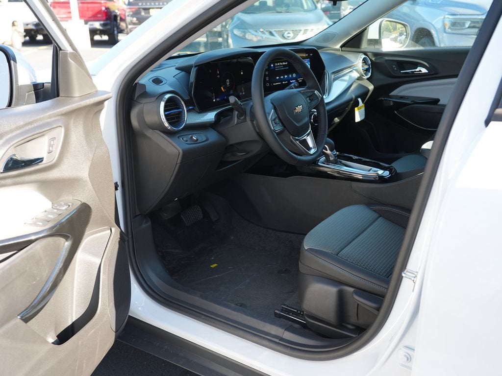 2026 Chevrolet Trax LT - Photo 8