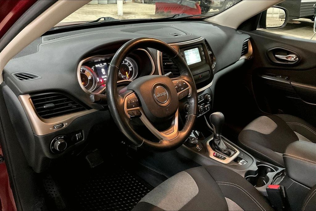 2016 Jeep Cherokee Sport