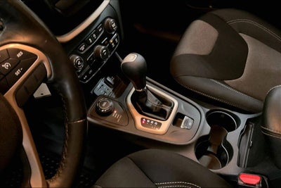 2016 Jeep Cherokee Sport