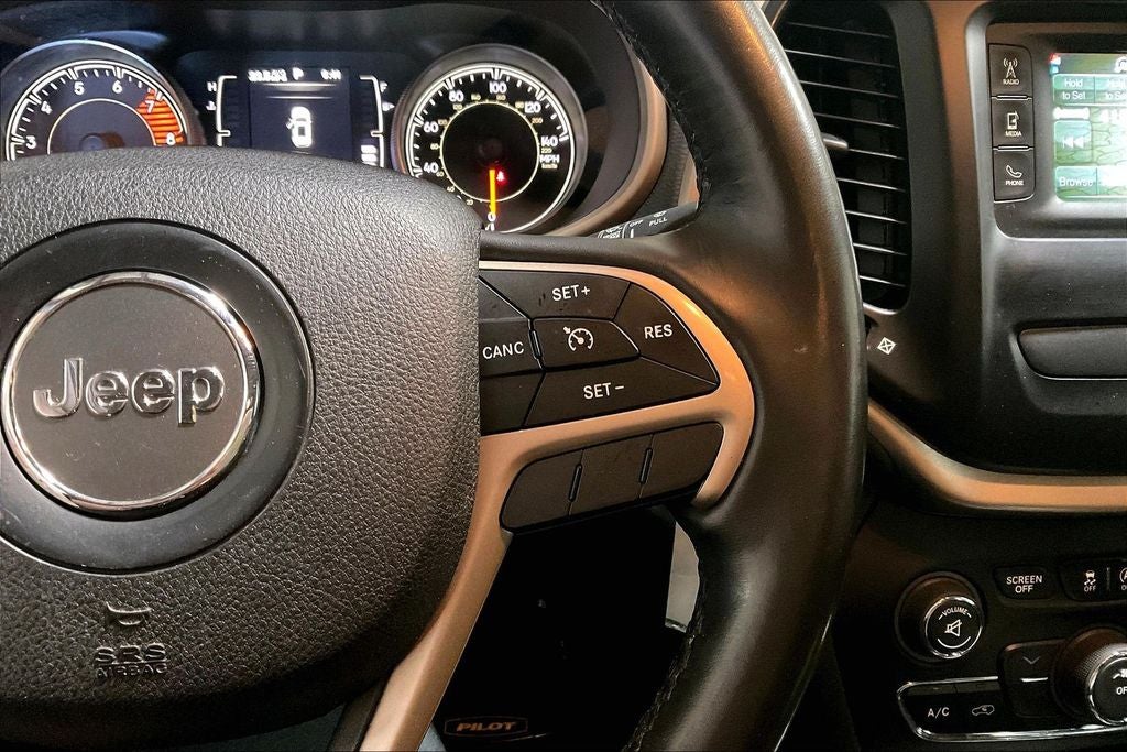 2016 Jeep Cherokee Sport