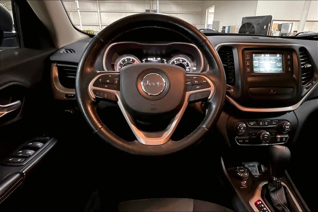 2016 Jeep Cherokee Sport